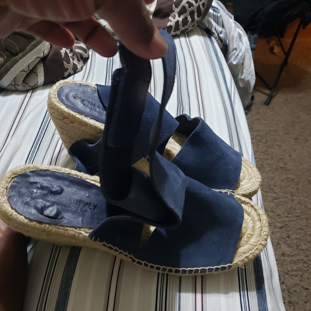 Sandals - Picture 6 of 7